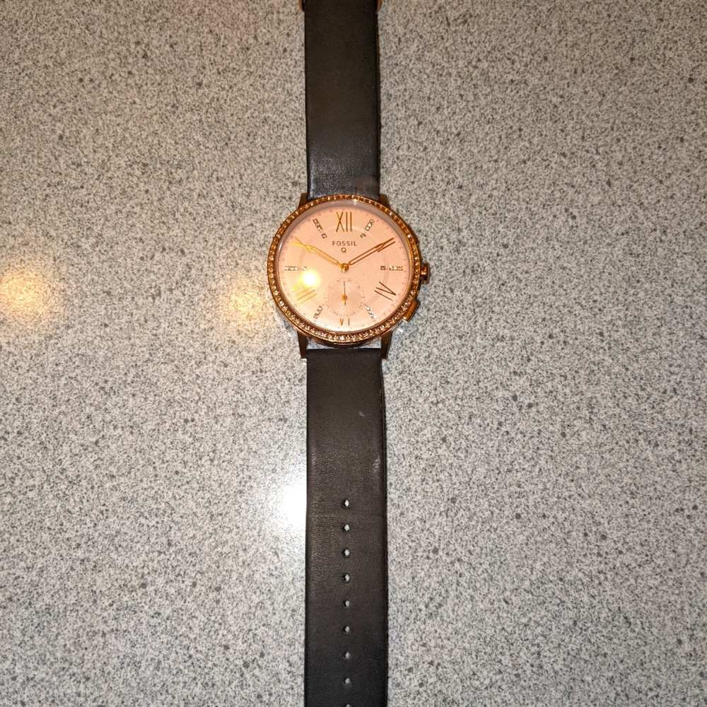 Fossil Hybrid Smartwatch - Picture 5 of 5